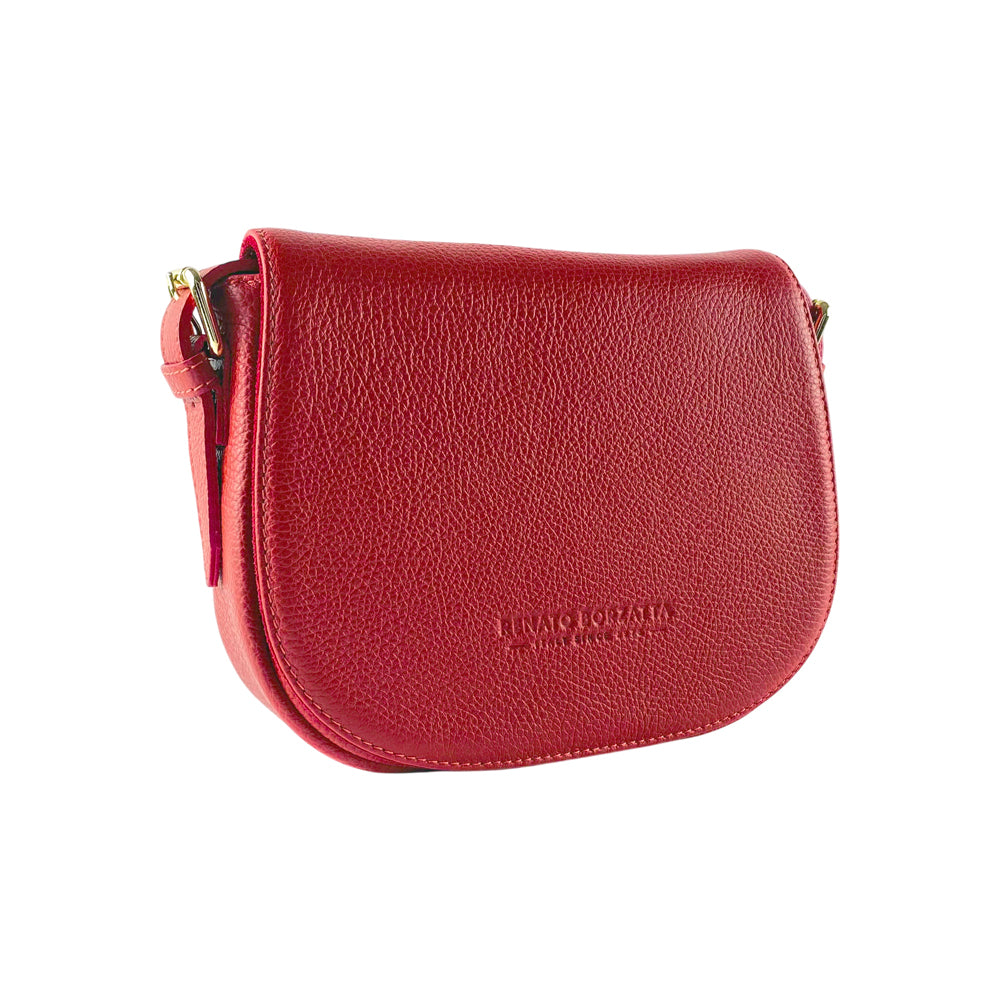 RB1002V | Borsa a Tracolla in Vera Pelle Made in Italy con Tracolla removibile in pelle e attacchi con fibbie in metallo Oro Lucido - Colore Rosso - Dimensioni: cm 26 x 20 x 10