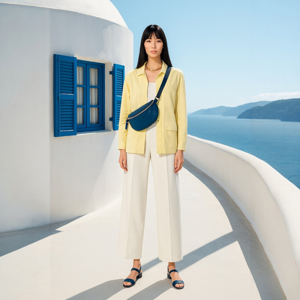 RB1015D | Marsupio con tracolla removibile in Vera Pelle Made in Italy. Attacchi con moschettoni in metallo Nickel Lucido - Colore Blu - Dimensioni: 24 x 14 x 7