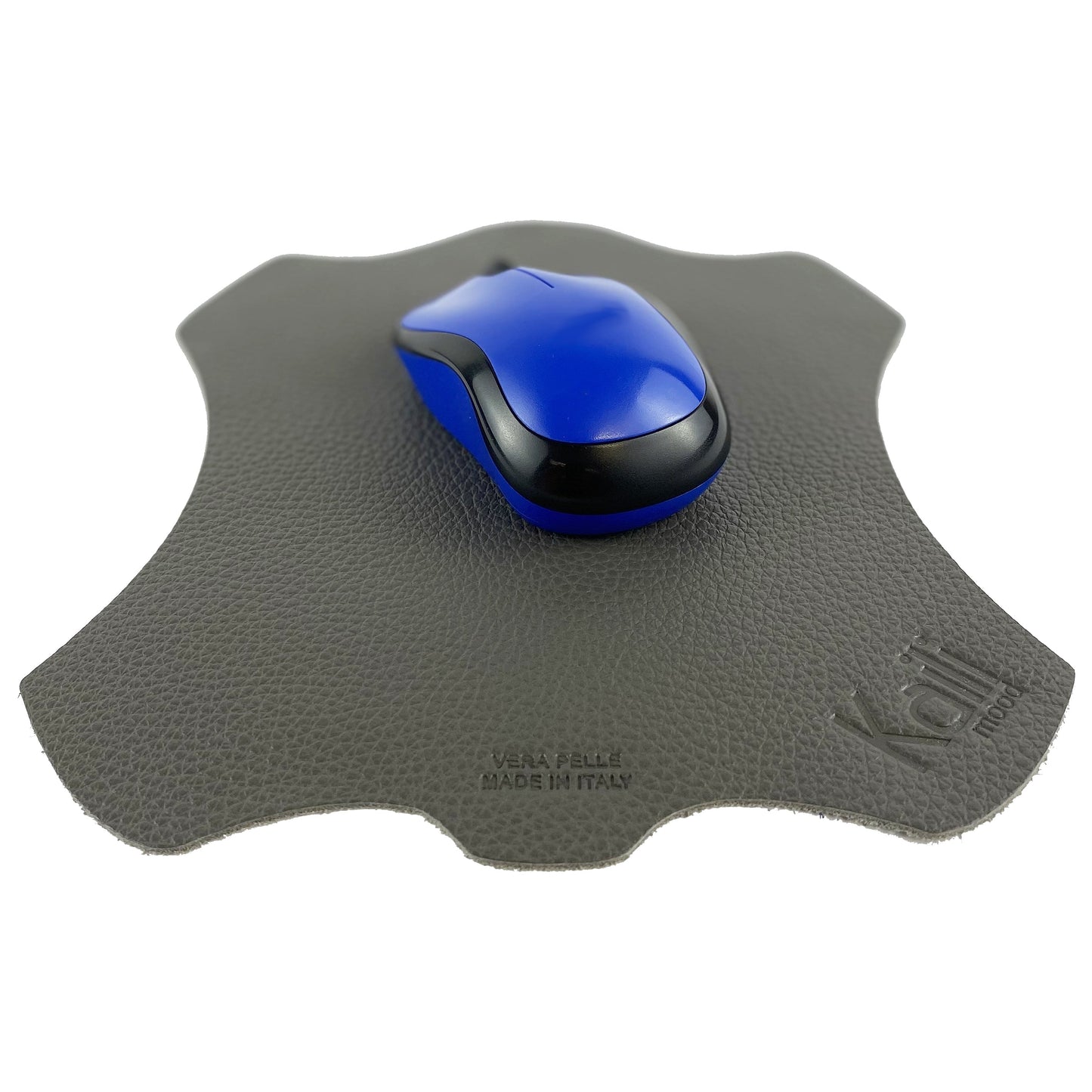 K0001FB | Tappetino per Mouse Made in Italy in Vera Pelle pieno fiore, grana dollaro - Colore Grigio - Dimensioni: cm 20 x 23 - Confezione: Sacchetto tubolare Tnt
