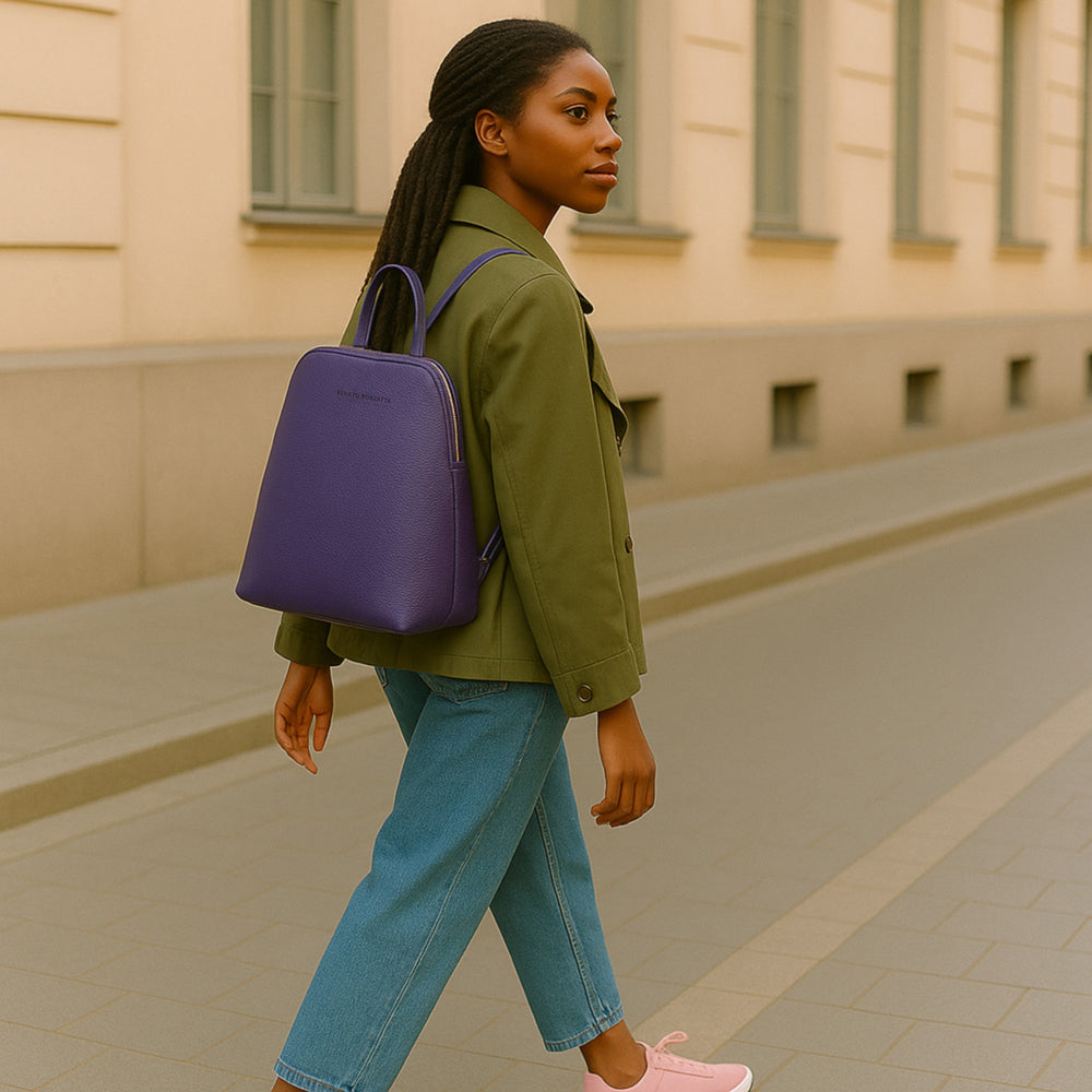 RB1018Y | Zaino Donna Doppio scomparto in Vera Pelle Made in Italy con spallacci regolabili. Accessori in metallo Canna di Fucile - Colore Viola - Dimensioni: cm 26 x 30 x 14,5